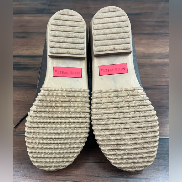 Reposhing, too small. Nine West Alpine Duck Boots - Size 9 - Picture 7 of 9